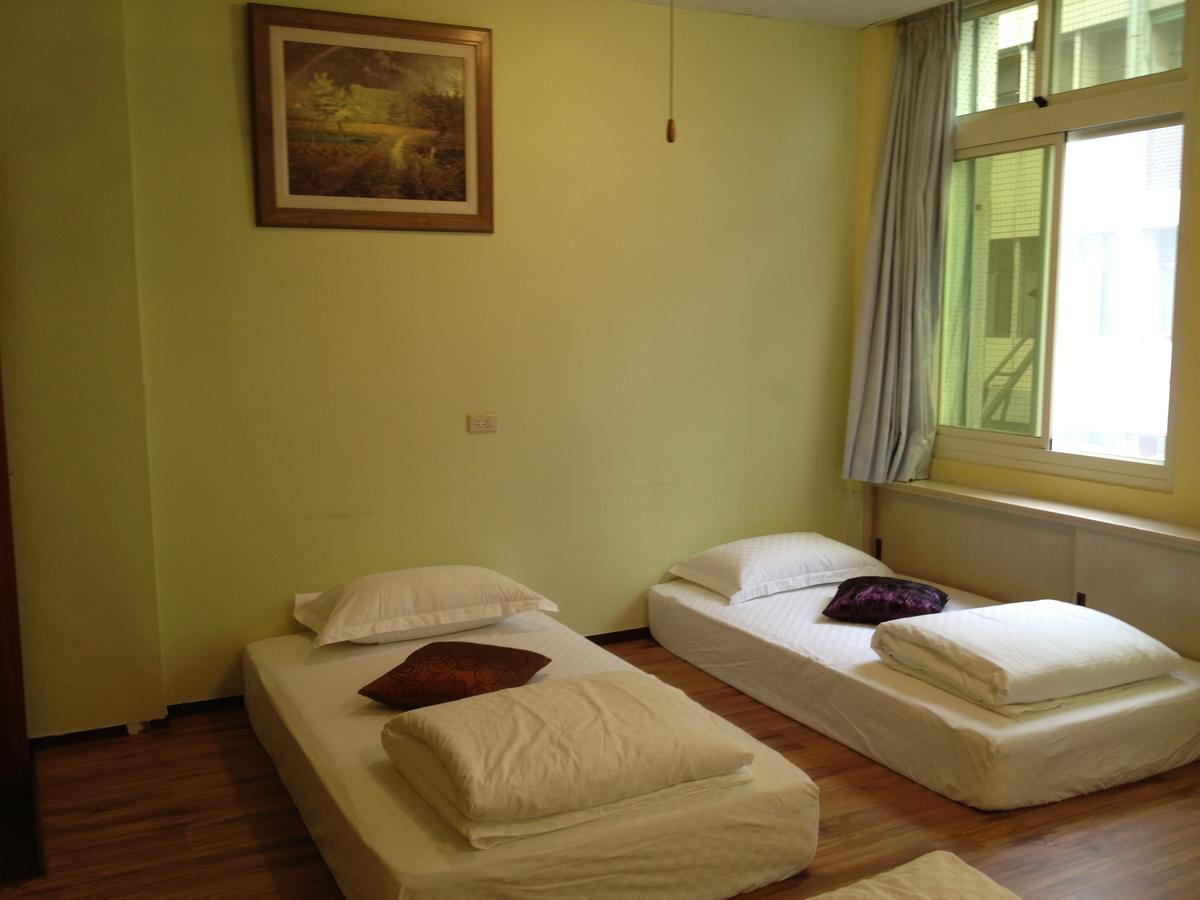 Handy Hostel Hualien stad Exteriör bild