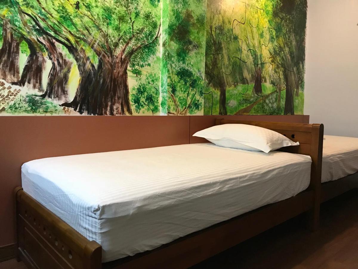 Handy Hostel Hualien stad Exteriör bild