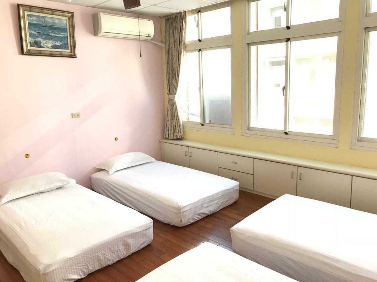 Handy Hostel Hualien stad Exteriör bild