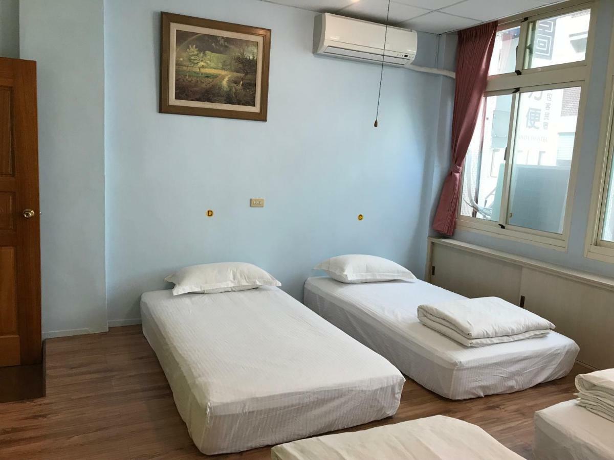 Handy Hostel Hualien stad Exteriör bild