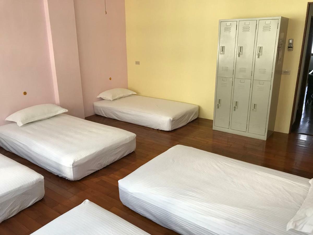 Handy Hostel Hualien stad Exteriör bild